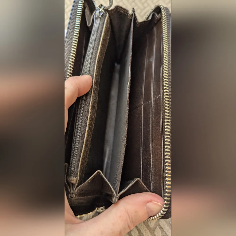 Gucci GG Zip Around Leather Continental Wallet EUC - Picture 5 of 7